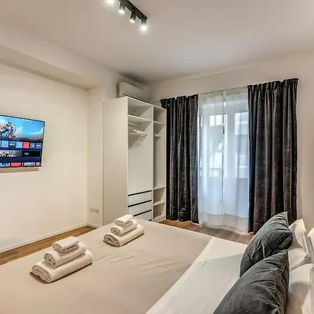 Vatican Private * רומא